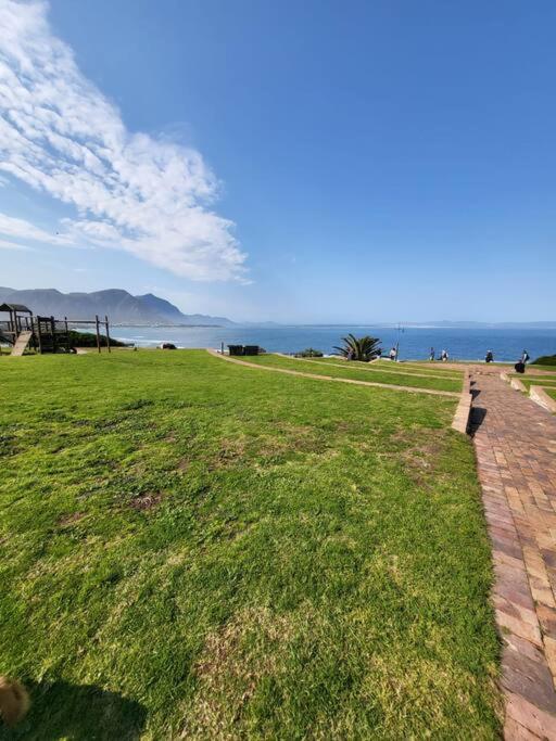 *Self-Check In - Whale Watching Paradise -Central* Hermanus Exterior photo